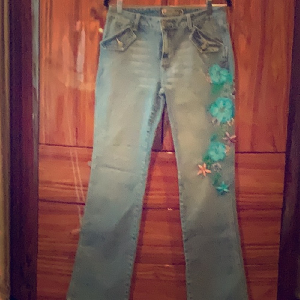 Yuka Jeans boutique and unique🥰